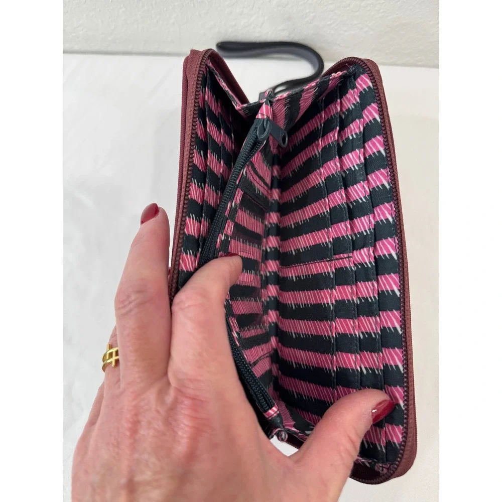 Vera Bradley Wristlet Wallet Zip Around Clutch Organizer Burgundy Women's‎